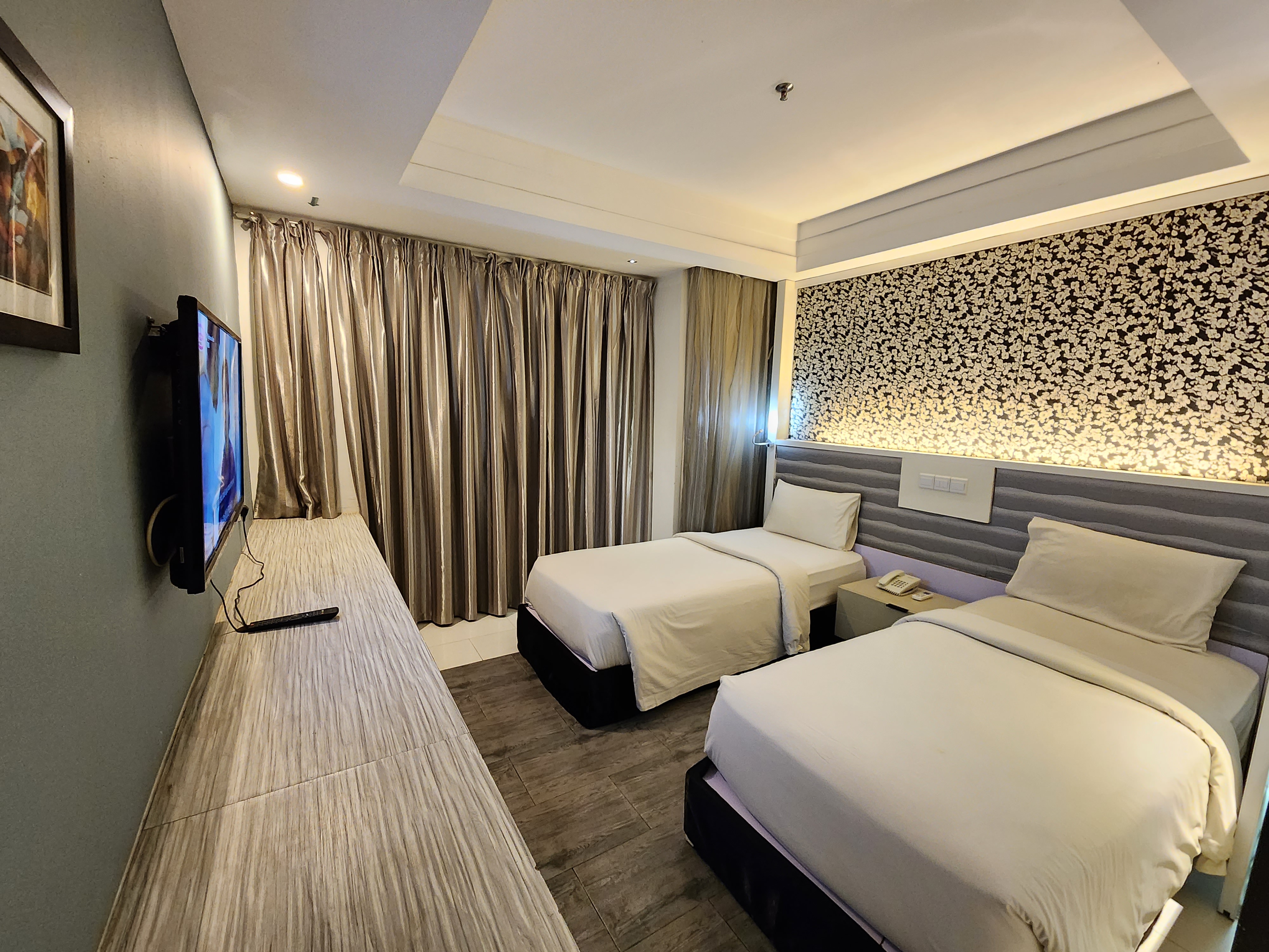 hotel-img