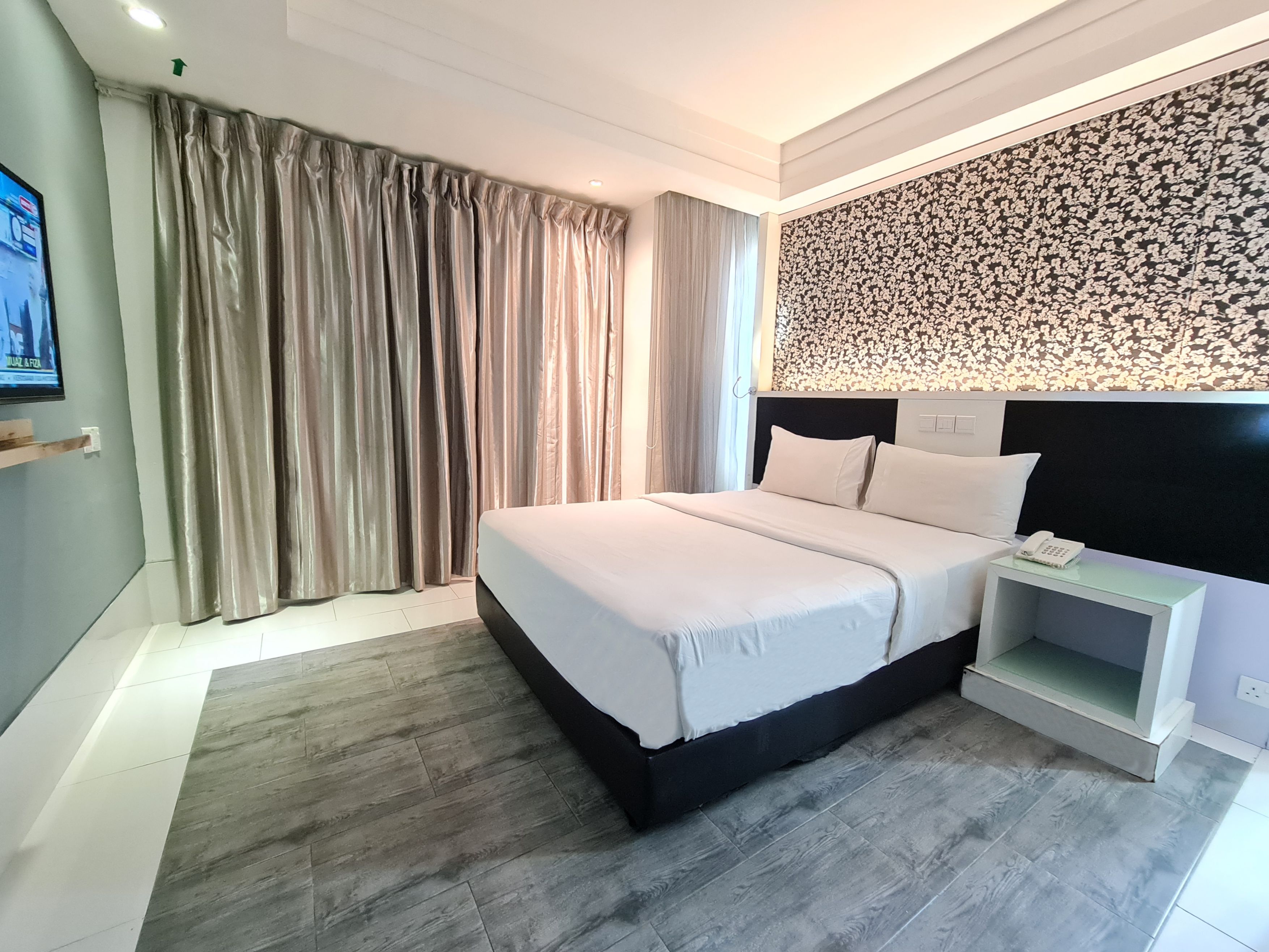 hotel-img